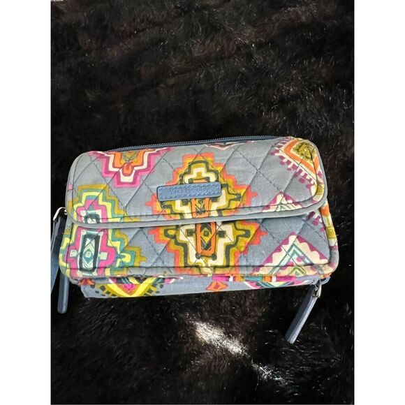 Vera Bradley RFID Riley Compact Wallet Painted Medallions Cotton - Picture 1 of 5